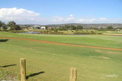 23 Lakefront Cir, The Vines, WA 6069