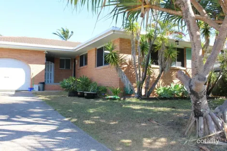 59 Surf Rd, Alexandra Headland, QLD 4572