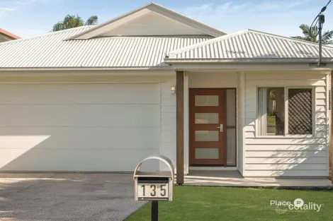 135 Scarborough Rd, Redcliffe, QLD 4020