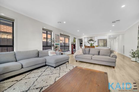 Property photo of 30 Butterscotch Esplanade Manor Lakes VIC 3024