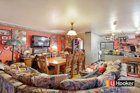 Property photo of 16 Carroll Crescent Plumpton NSW 2761