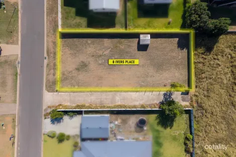 Property photo of 8 Ivers Place Emerald QLD 4720
