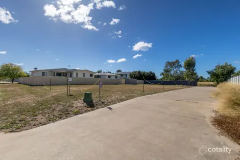 Property photo of 8 Ivers Place Emerald QLD 4720