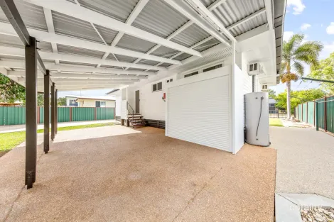 Property photo of 3 Diamond Avenue Emerald QLD 4720