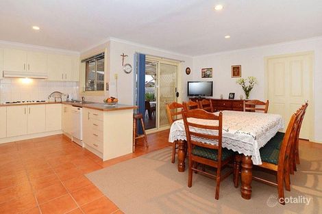 Property photo of 16 Honeysuckle Avenue Hillside VIC 3037