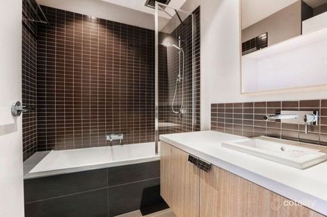 Property photo of 4 Windward Lane Cranbourne West VIC 3977