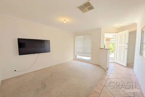 Property photo of 8 Flowerwood Way Huntingdale WA 6110