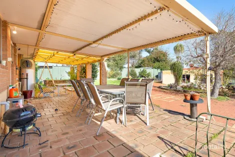 Property photo of 22 Binburra Way Mount Nasura WA 6112