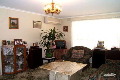 Property photo of 32 Skipton Street St Albans VIC 3021