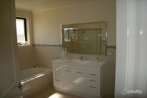 Property photo of 3 Kalinda Place Hillvue NSW 2340