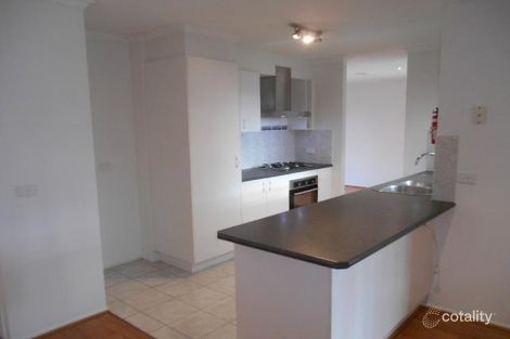 Property photo of 2 Merz Place Roxburgh Park VIC 3064