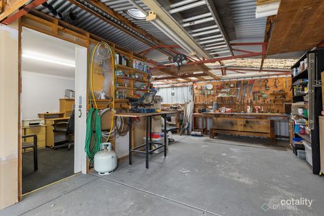 Property photo of 34 Roberts Road Cranbourne VIC 3977