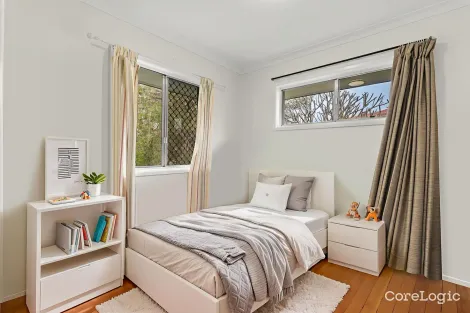 Property photo of 22 Menkira Street Mansfield QLD 4122