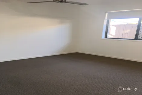 Property photo of 2/13 Moreton Drive Rural View QLD 4740