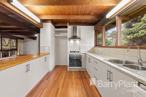 Property photo of 11 Storey Avenue Research VIC 3095