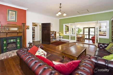 Property photo of 7 Burkinshaw Road Glen Forrest WA 6071