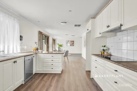 Property photo of 48 Maramba Drive Narre Warren VIC 3805