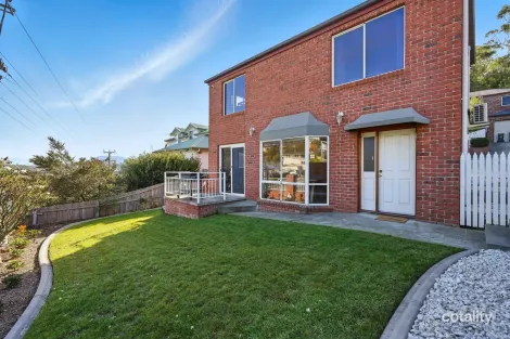Property photo of 1/91 Gordons Hill Road Lindisfarne TAS 7015