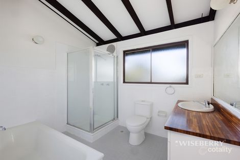 Property photo of 22 Waverley Road Mannering Park NSW 2259