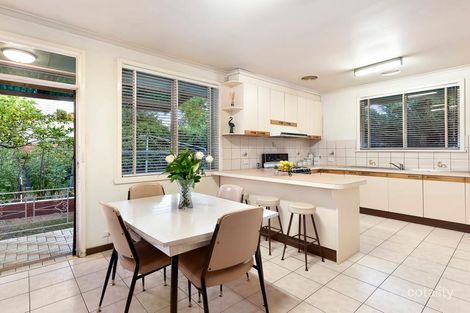 Property photo of 186 Kangaroo Road Hughesdale VIC 3166