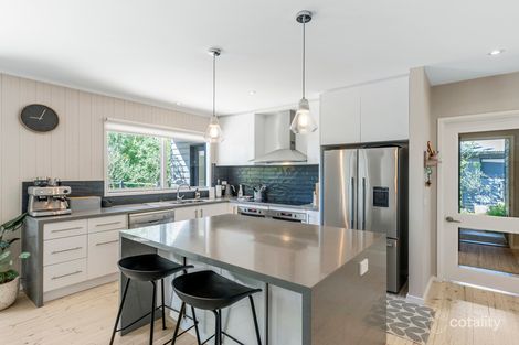 Property photo of 4 Koopalanda Close Red Hill South VIC 3937