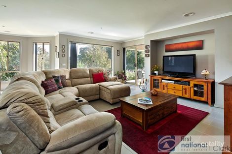 Property photo of 8 Park Vista Drouin VIC 3818