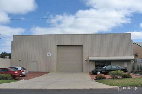 4 Jennifer Ave, Ridgehaven, SA 5097