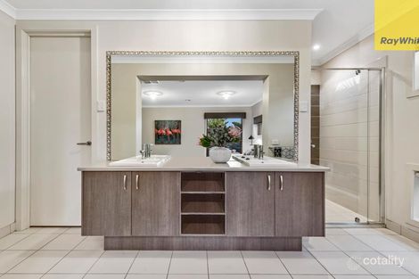 Property photo of 31 Balmain Circuit Taylors Hill VIC 3037