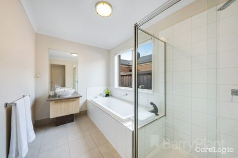 Property photo of 84 Tristania Drive Point Cook VIC 3030