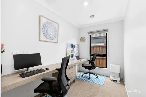 Property photo of 17 Eaton Road Mount Duneed VIC 3217