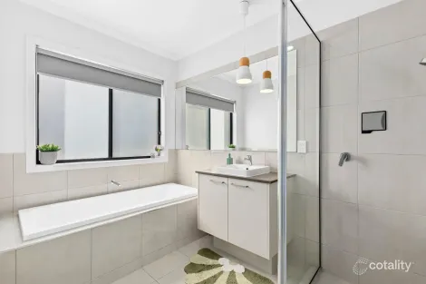 Property photo of 17 Eaton Road Mount Duneed VIC 3217