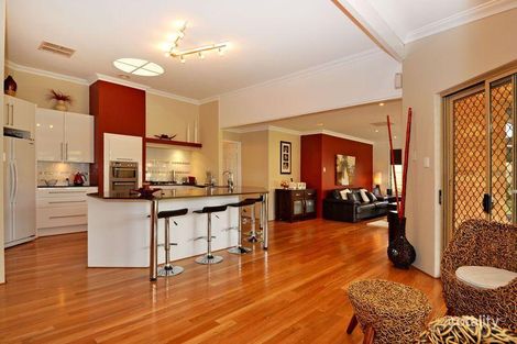 7 Jeddah Ct, Mindarie, WA 6030