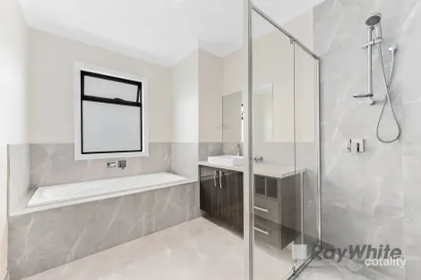 Property photo of 26 Elmtree Crescent Clyde North VIC 3978