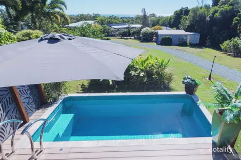 Property photo of 35 Highview Drive Craignish QLD 4655