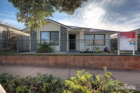 Property photo of 8 Ranfurly Approach Ellenbrook WA 6069