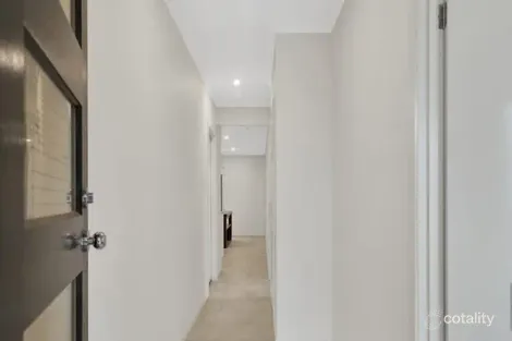 Property photo of 7 Hillgate Grove Fraser Rise VIC 3336