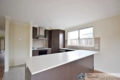 Property photo of 3 Markbeech Crescent Officer VIC 3809