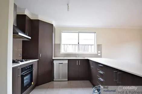 Property photo of 3 Markbeech Crescent Officer VIC 3809