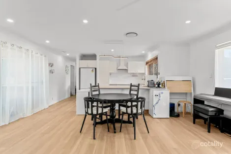 Property photo of 3 Daffodil Place Runcorn QLD 4113