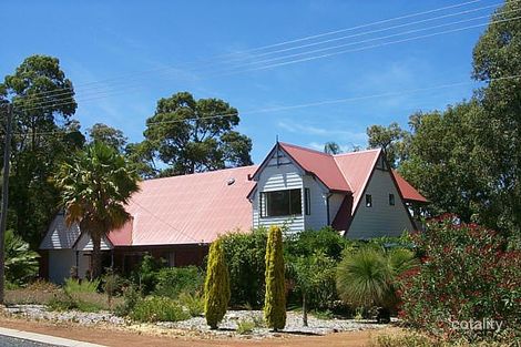 35 Patricia Rd, Kalamunda, WA 6076