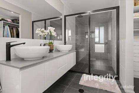 Property photo of 31 Jindalee Crescent Nowra NSW 2541