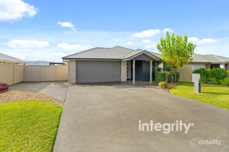 Property photo of 31 Jindalee Crescent Nowra NSW 2541