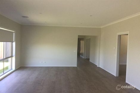 Property photo of 12 Appleporch Way Drouin VIC 3818