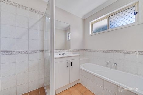 Property photo of 4 Jonath Court Edens Landing QLD 4207