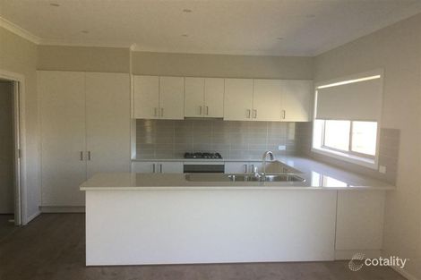 Property photo of 12 Appleporch Way Drouin VIC 3818