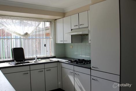 Property photo of 35 Lorikeet Crescent Green Valley NSW 2168