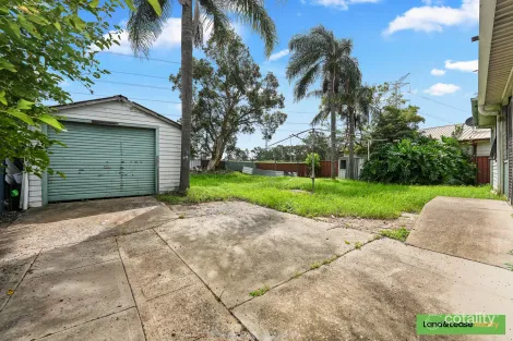 Property photo of 39 Palau Crescent Lethbridge Park NSW 2770