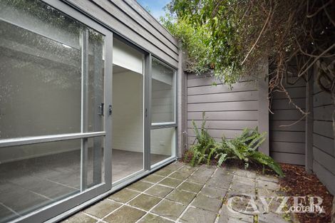 Property photo of 17 Little Page Street Albert Park VIC 3206