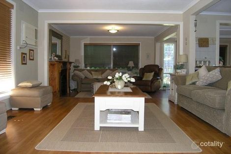 Property photo of 5 Coventry Crescent Mill Park VIC 3082