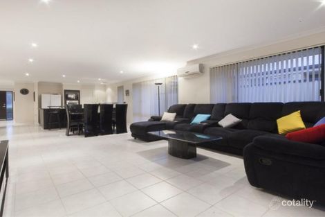 Property photo of 17 Oak Ridge Meander Success WA 6164